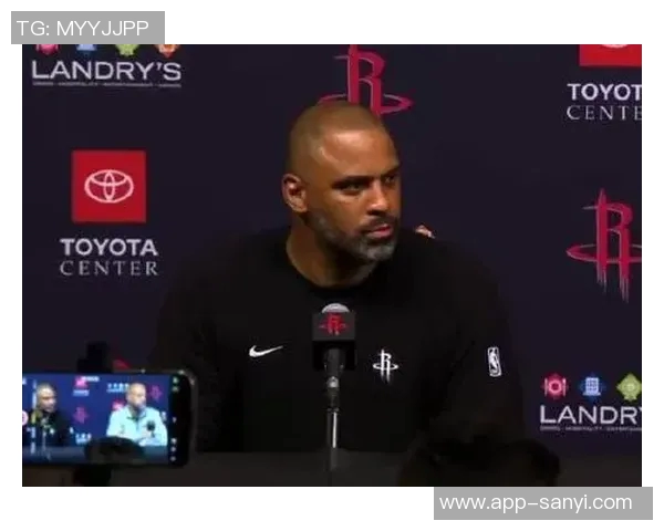 申京与亚当斯默契配合卡佩拉迅速融入双塔战术体系