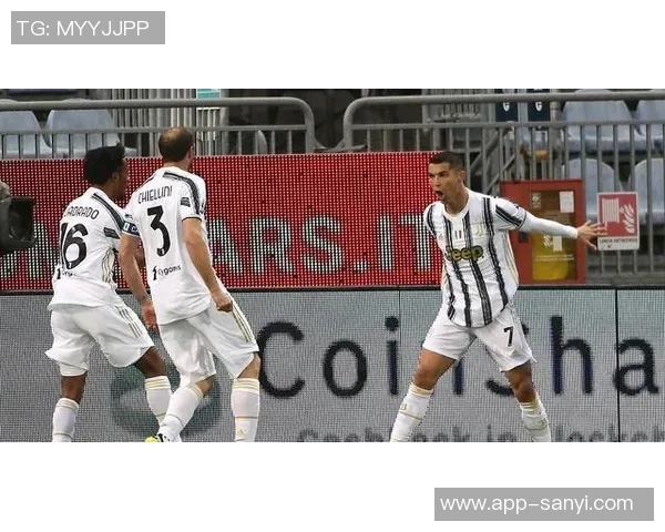 C罗传射助球队获胜社交媒体分享庆祝瞬间展现不懈努力与坚持 C罗传射助球队获胜社交媒体分享庆祝瞬间展现不懈努力与坚持