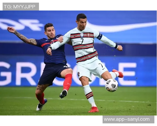 塞梅多传中C罗错失良机做出遗憾手势只差一点就能进球