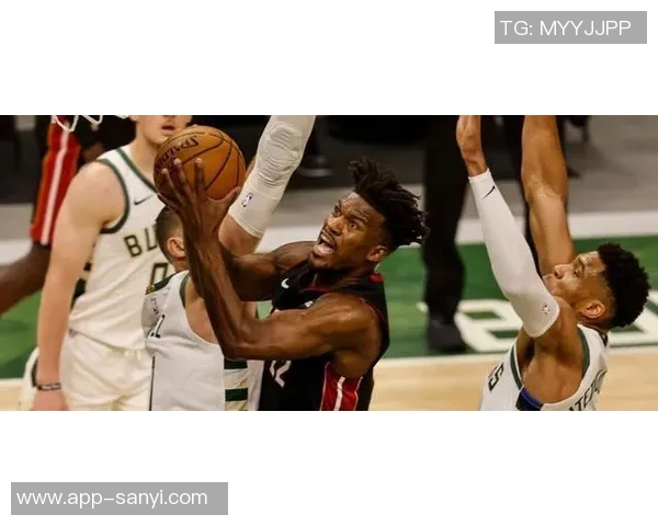 哈登半场表现抢眼却难阻球队落后正负值惨淡显示困境