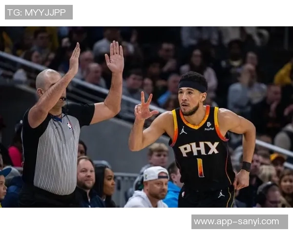 布克下半场狂砍29分却遗憾绝杀三分失手全场32分上半场表现惨淡仅得9中1